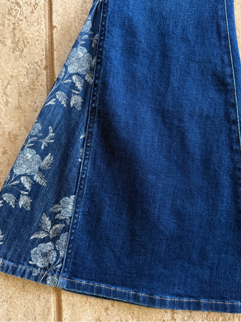 Wrangler Retro High Rise Trumpet Flare Jeans Bell Bottom Floral Denim 27x36 - Picture 3 of 8